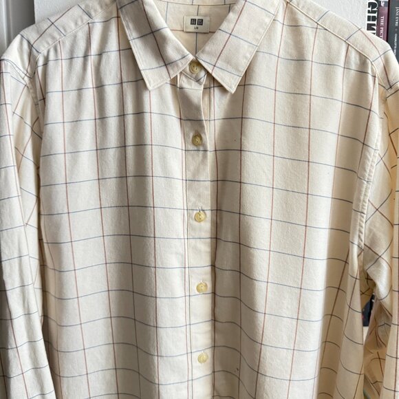 BRAND NEW | UNIQLO SOFT BRUSH BEIGE WHITE PLAID BUTTON SHIRT | SIZE L - Picture 2 of 10